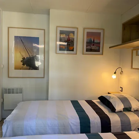 Camping Mobil-home Des Casernes *